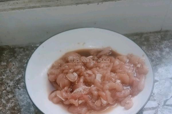 韭黄肉丝的做法图解1