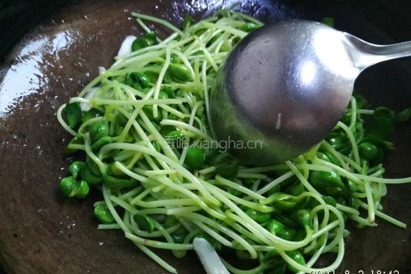 耗油炒豆苗的做法图解7