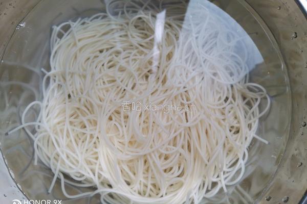 葱油拌面的做法图解2