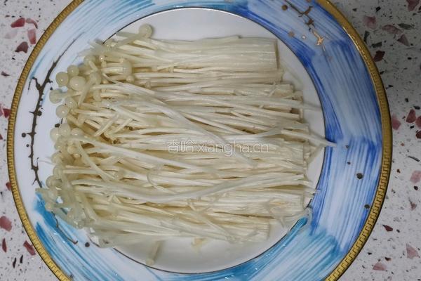 蒜蓉金针菇的做法图解1