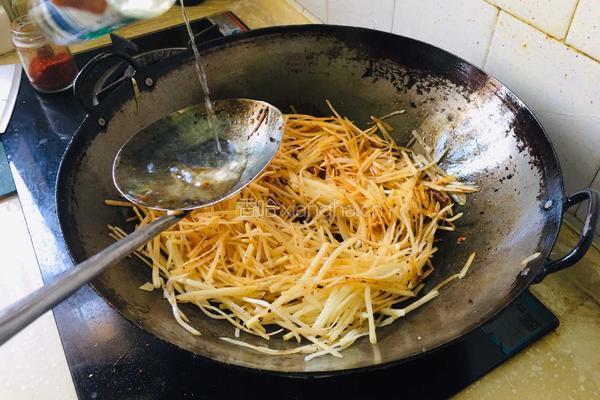 酸辣土豆丝的做法图解5