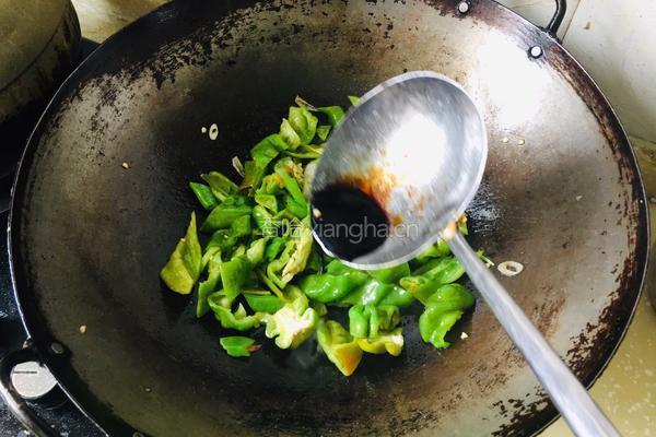 青椒炒过油肉的做法图解12