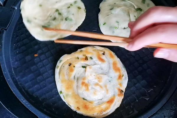 葱油饼（饺子皮版）的做法图解11