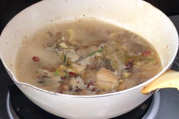 五花肉炖白菜粉条的做法图解13