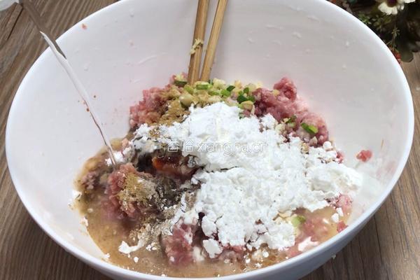 梅干菜馅饺子的做法图解4