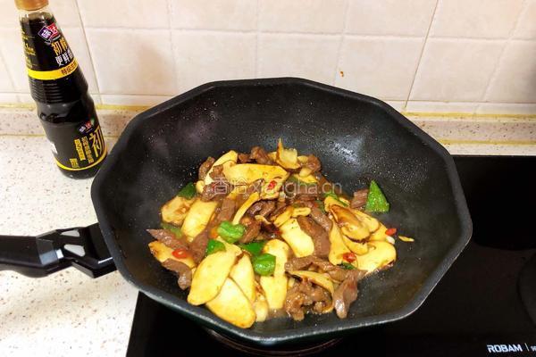 小炒松茸牛肉的做法图解8