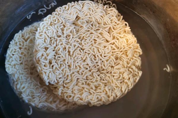 炒方便面的做法图解4