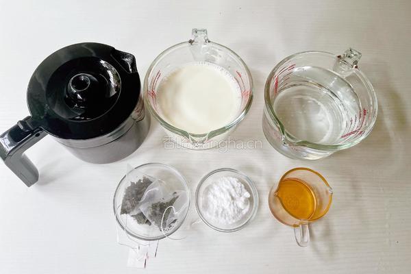 葡萄乌龙茶咖冻撞奶的做法图解1