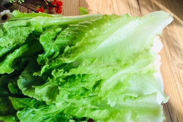 生菜炒香菇的做法图解1