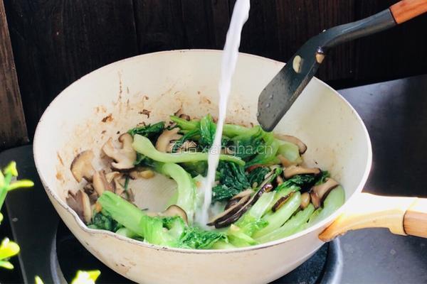 生菜炒香菇的做法图解10