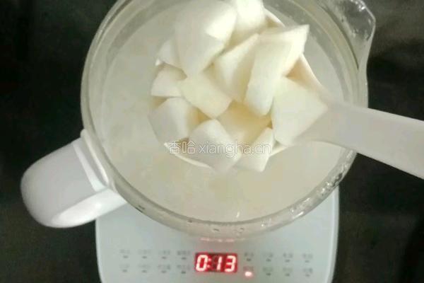 银耳酒酿雪梨甜汤的做法图解8