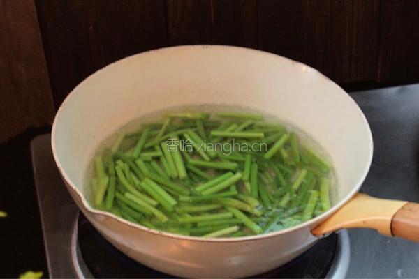 蒜苔炒五花肉的做法图解6