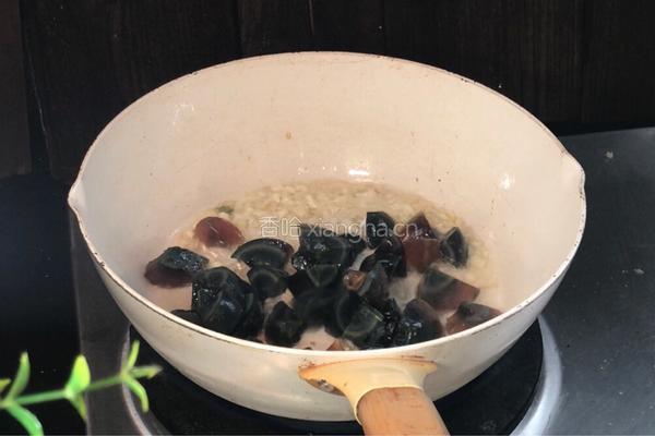 皮蛋煮豆渣的做法图解6