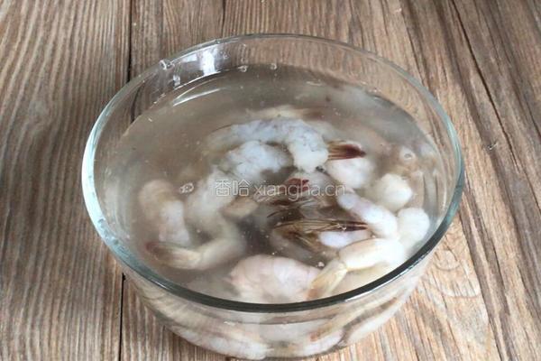 腐竹炒虾仁的做法图解3