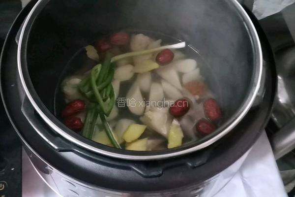 山药猪尾汤的做法图解7