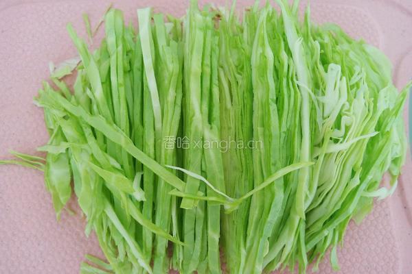 包菜鸡蛋饼的做法图解1