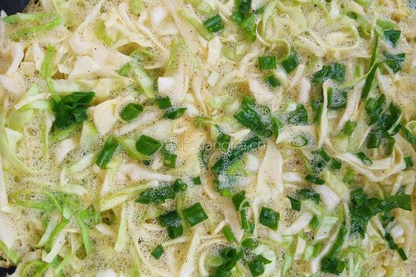 包菜鸡蛋饼的做法图解7