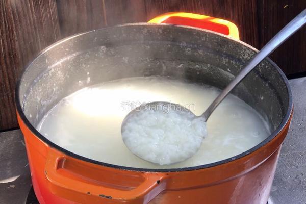 莲藕瘦肉粥的做法图解10