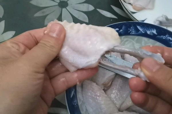 土豆酿鸡翅的做法图解2