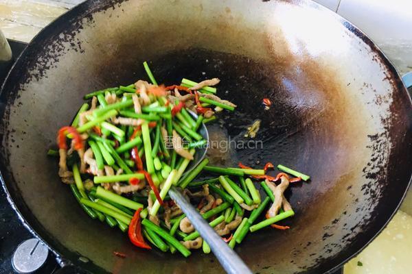 蒜苔过油肉的做法图解12