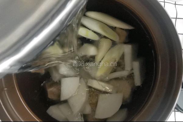 白萝卜排骨汤的做法图解6