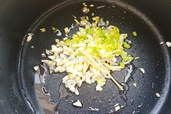 菌菇虾滑汤的做法图解6