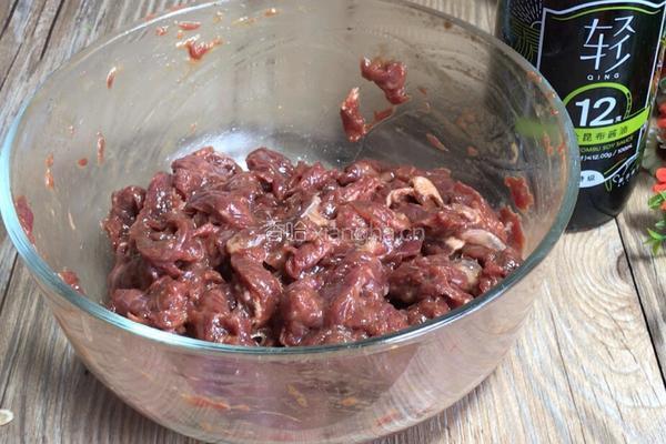 西芹炒牛肉的做法图解4