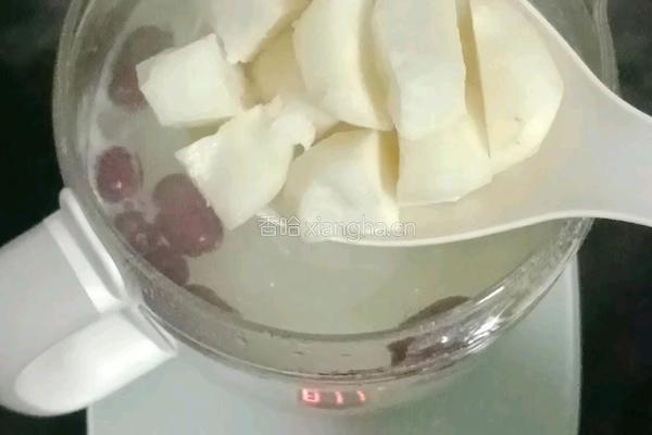 银耳红枣马蹄糖水的做法图解7