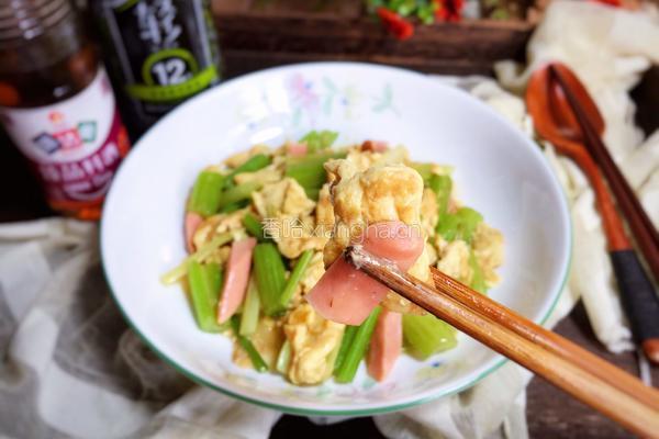 芹菜炒鸡蛋的做法图解14