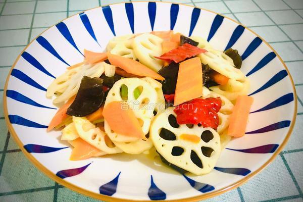 木耳胡萝卜炒莲藕的做法图解11