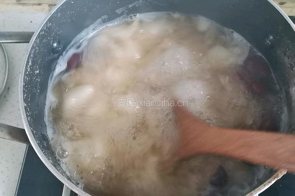 冰糖雪梨银耳羹的做法图解7