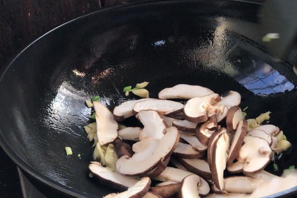 青菜香菇炒鸡蛋的做法图解8