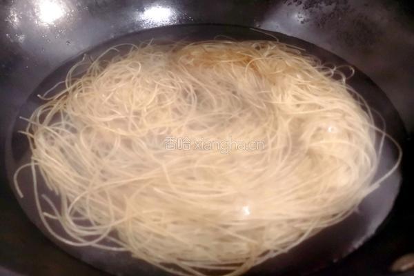 酸辣粉丝羊肉汤的做法图解3