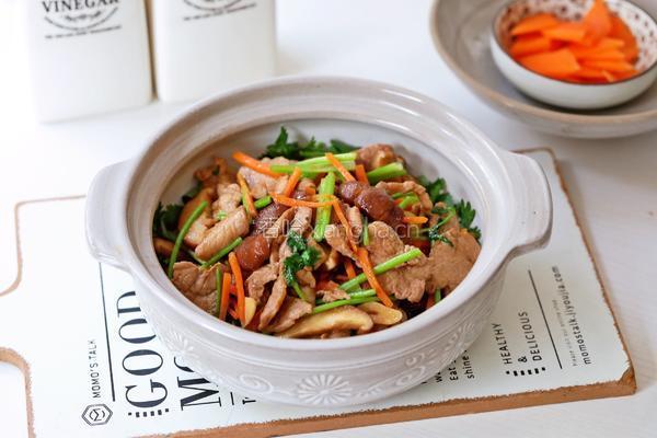 香菇肉片煲