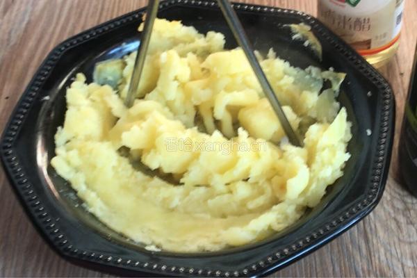 土豆泥鸡蛋卷的做法图解4