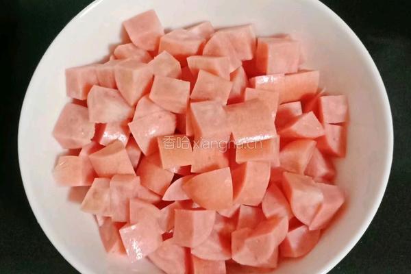 火腿肠炒时蔬的做法图解1
