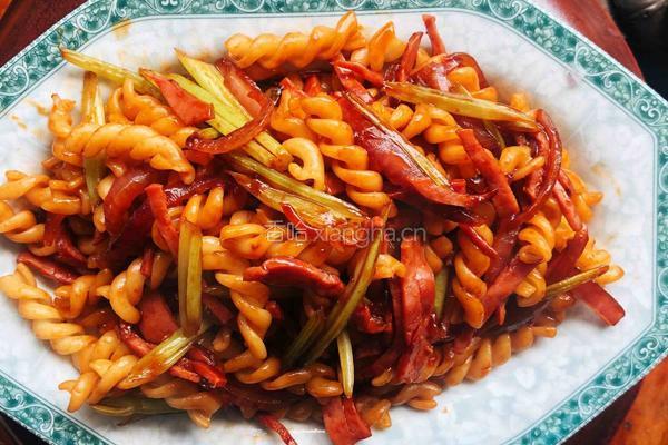 中西合璧低脂低卡｜5分钟酸甜咸香炒意粉 深夜食堂风的做法图解9
