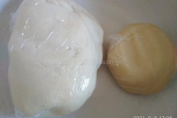 蛋黄酥的做法图解3