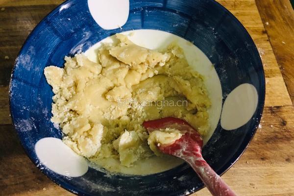 广式豆沙月饼的做法图解4