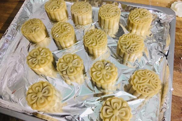 广式豆沙月饼的做法图解8