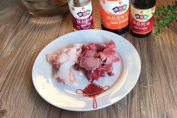 香菇冬笋肉片煲的做法图解2