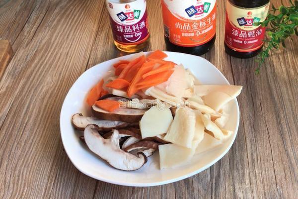 香菇冬笋肉片煲的做法图解4