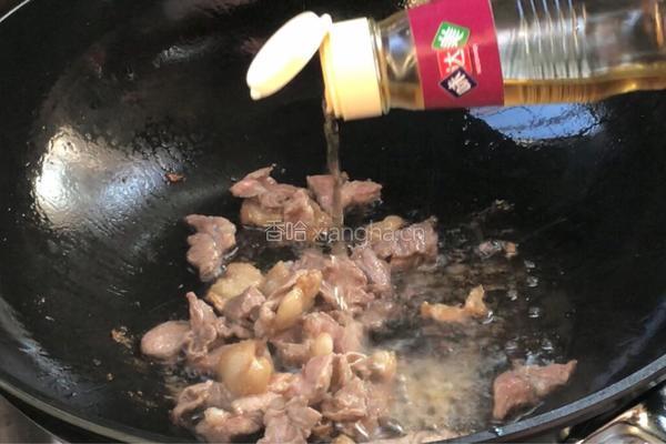 香菇冬笋肉片煲的做法图解8