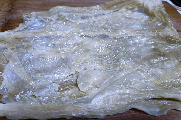 雪花肉沫腐皮卷的做法图解4