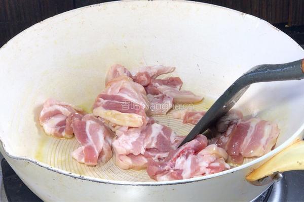 五花肉焖豆腐皮的做法图解5