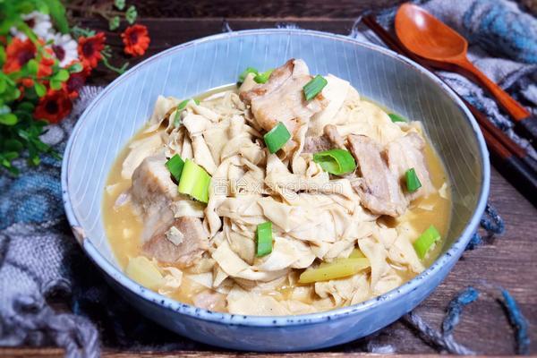 五花肉焖豆腐皮的做法图解14
