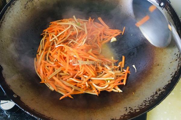 胡萝卜丝炒豆干的做法图解8