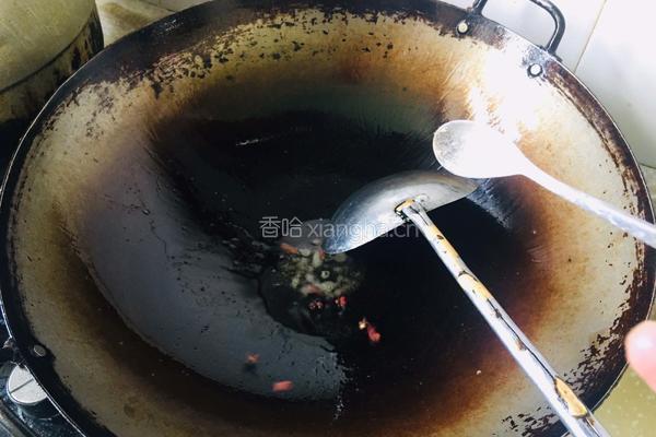 干锅肉丁配土豆四季豆的做法图解5