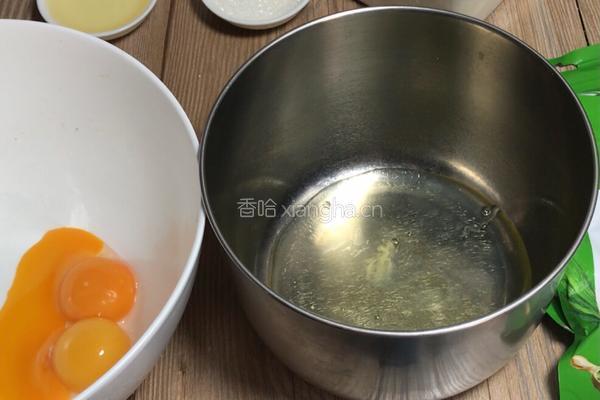 斓香斑马纹蛋糕的做法图解2