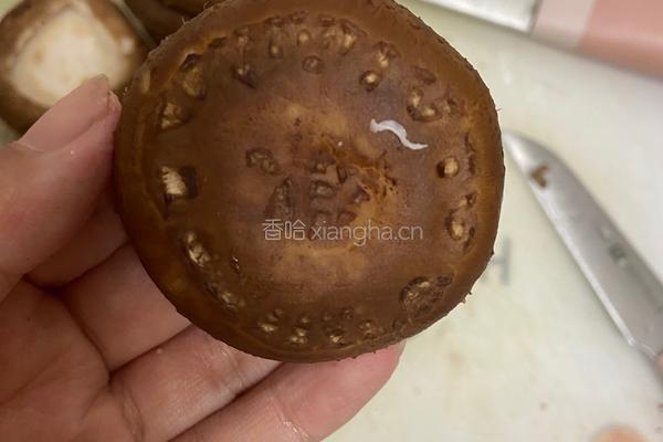香菇塞肉的做法图解1